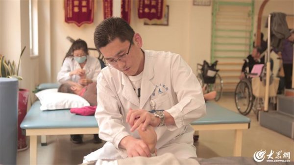 丰云股票 城阳好医生丨专业与温度铺就患者“重生之路”——记青岛市城阳人民医院康复医学科纪良